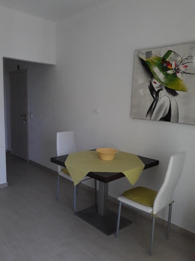 Apartment With Free And Private Parking Makarska Eksteriør bilde