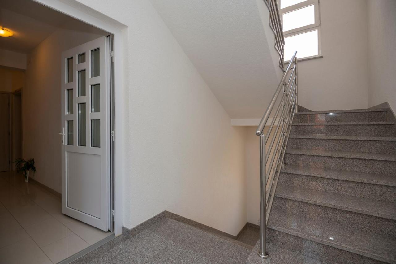 Apartment With Free And Private Parking Makarska Eksteriør bilde