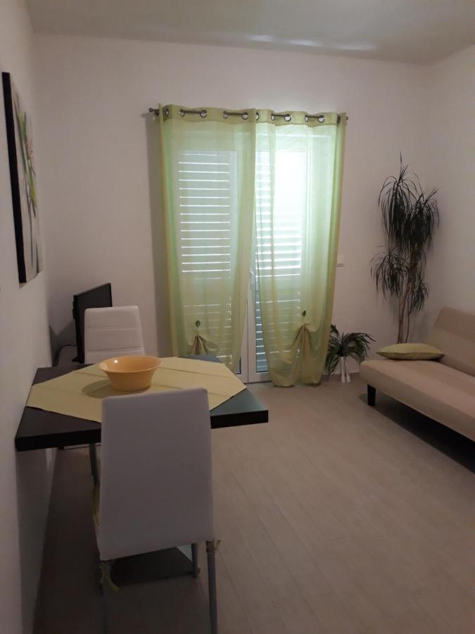 Apartment With Free And Private Parking Makarska Eksteriør bilde