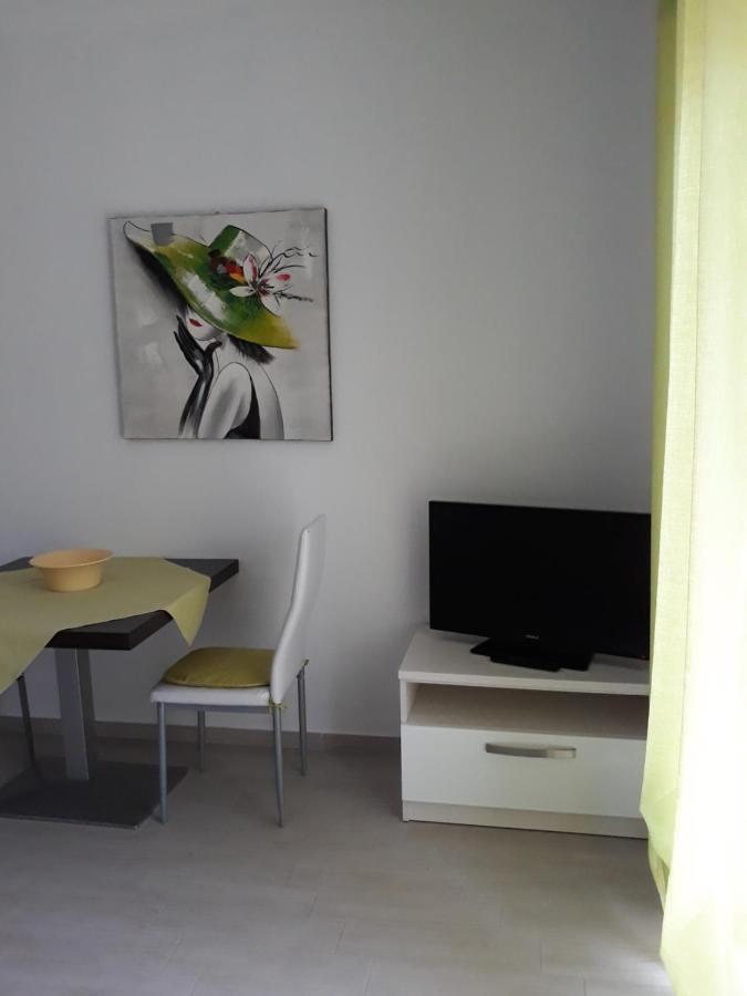 Apartment With Free And Private Parking Makarska Eksteriør bilde